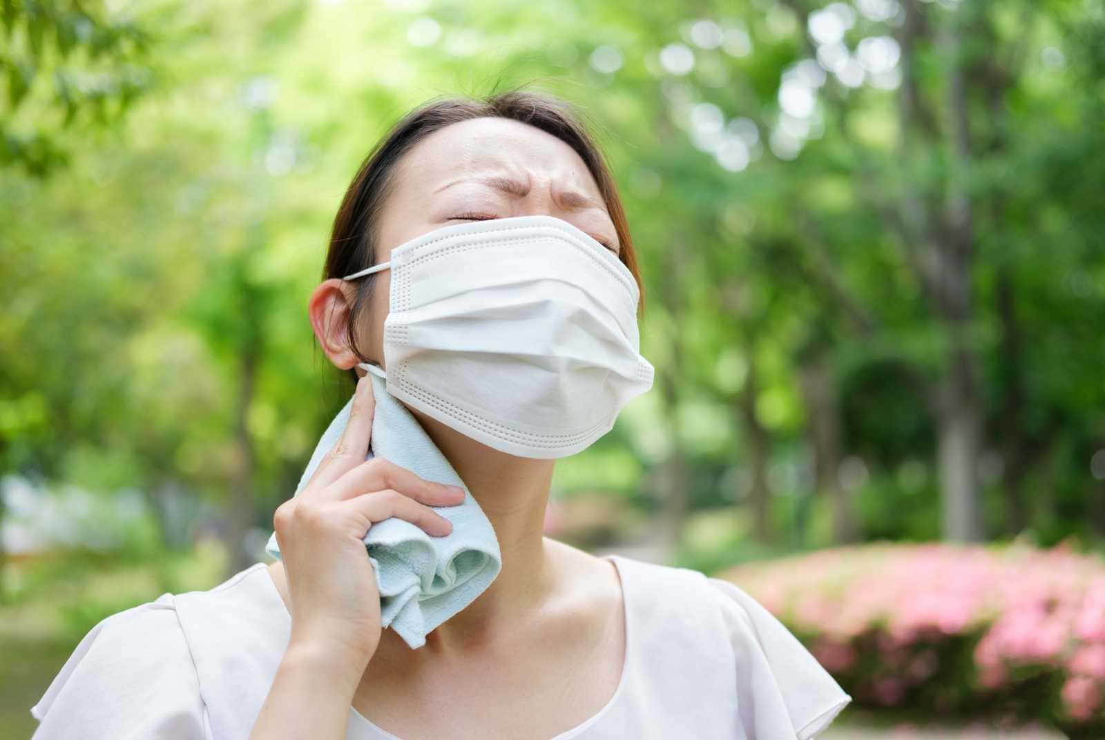 高溫天氣里，應(yīng)如何選擇口罩